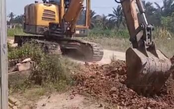 Proyek PDAM di Wono Agung Langgar  Kesepakatan, Akses Jalan Warga Rusak dan Sulit Dilalui